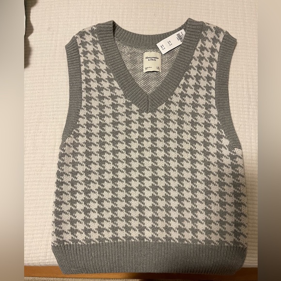Sweater vest - Picture 2 of 2